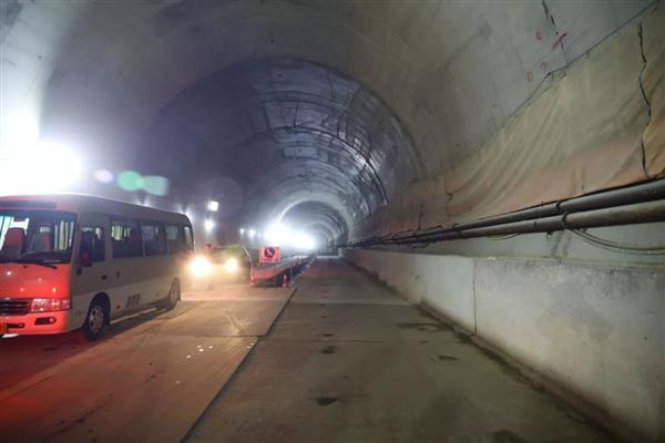 京沈高铁最后一个隧道贯通：12.243公里挖了63个月