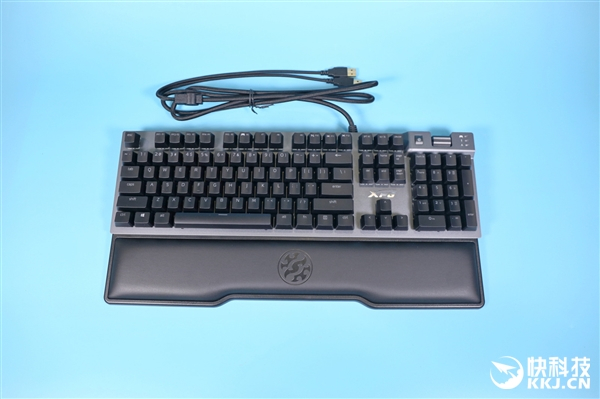 金属面板+悬浮式键帽 XPG召唤者机械键盘图赏