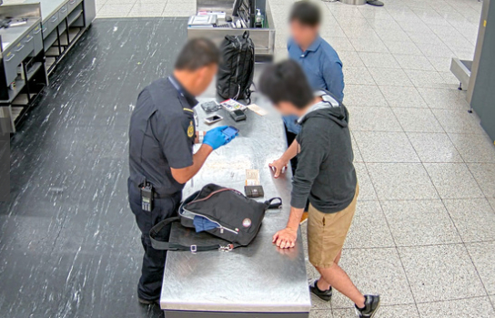 日本男子手机存大量不雅视频入境澳洲被逮 获刑16个月